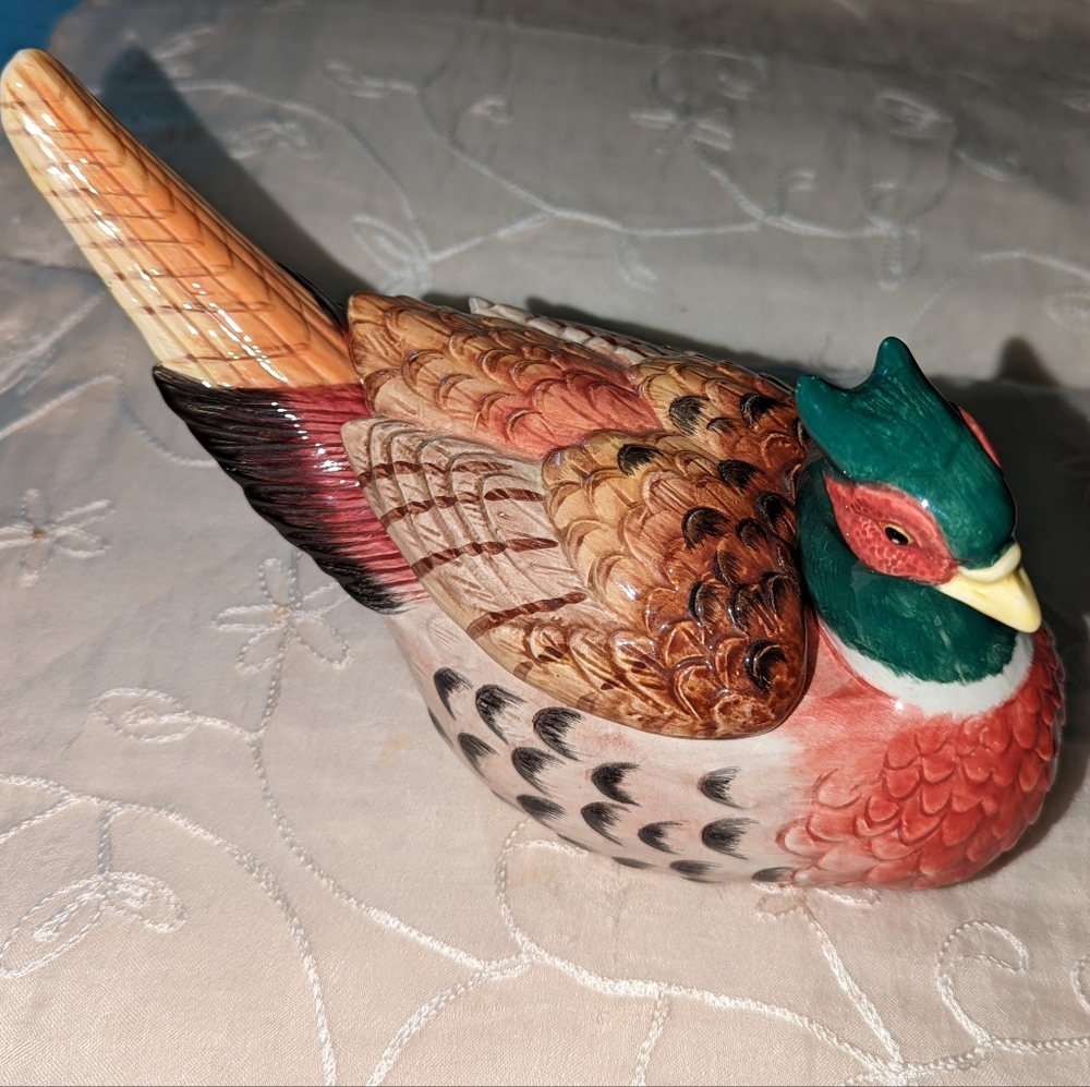 Fitz and Floyd Game Birds lidded trinket box.